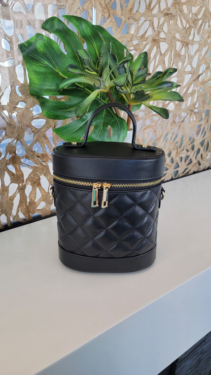 GIA BUCKET BAG IN BLACK